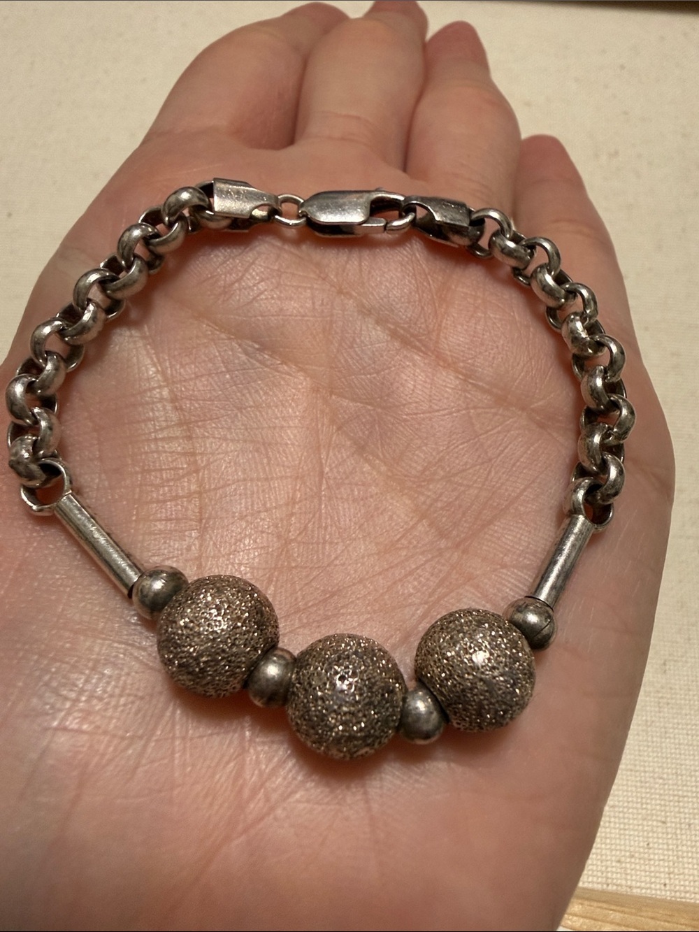 Sterling Silver 925 Textured Bead Bracelet 7’ inch - Picture 4 of 12